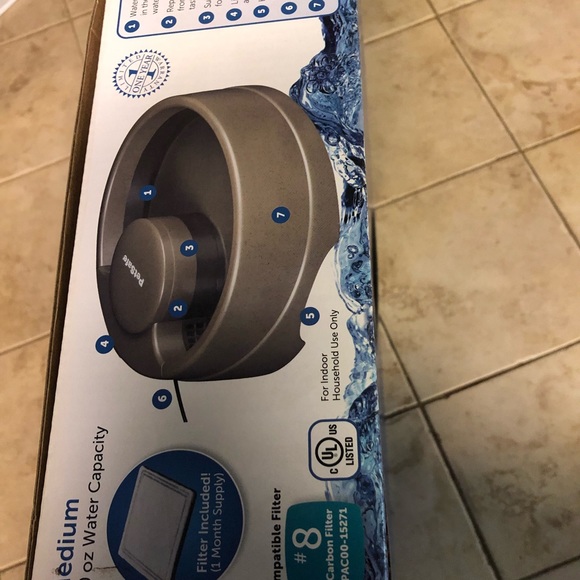 Pet safe Pet Fountain w/Filter- 569 $20 or $15 w/offer - Picture 3 of 5